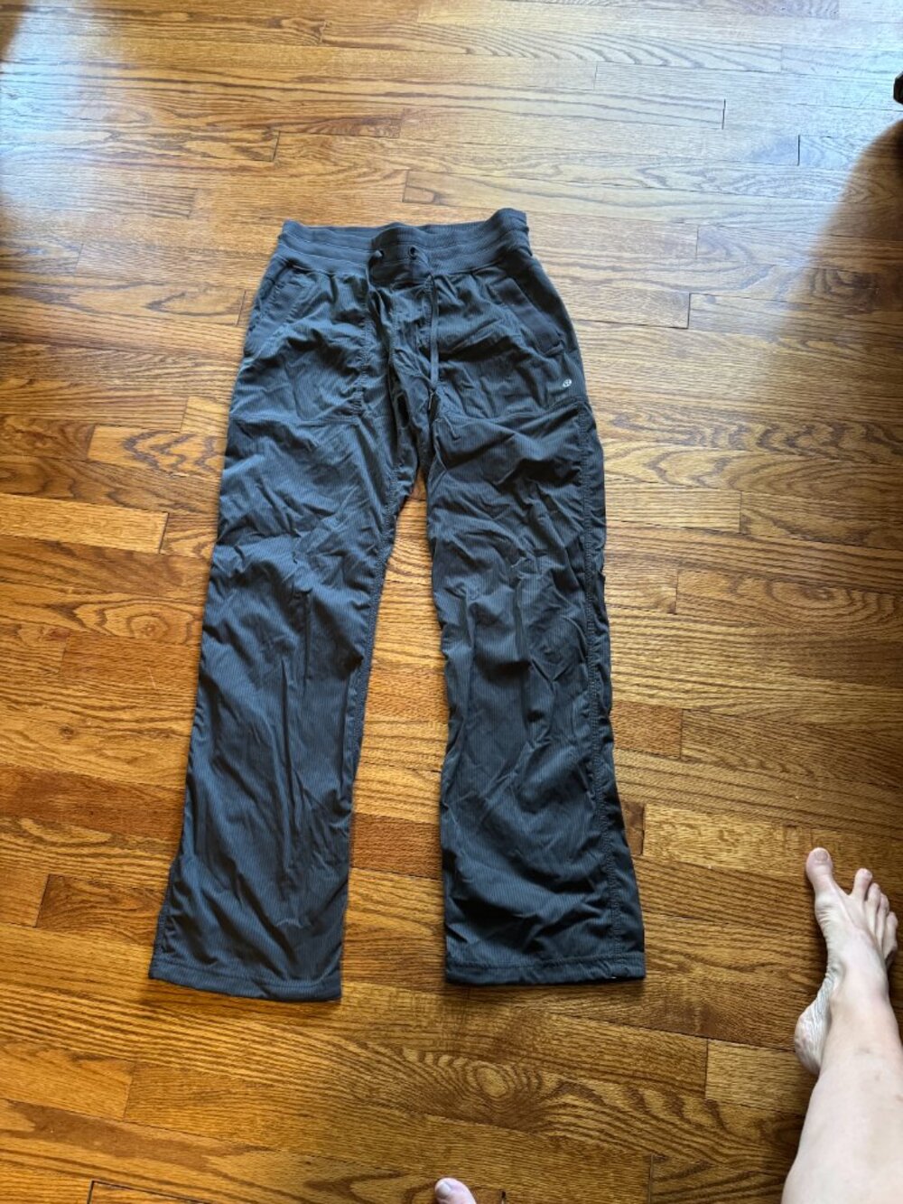 Lululemon Dance Studio Mid-Rise Pant Regular, Size 6 - Picture 3 of 4